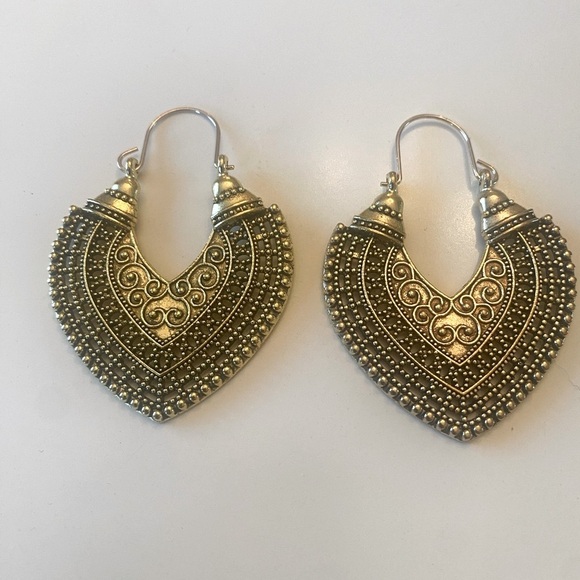Bohemia Hollow Out Heart Shaped Earrings - Picture 1 of 2